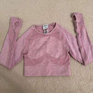 Cropped Gymshark long sleeve workout top